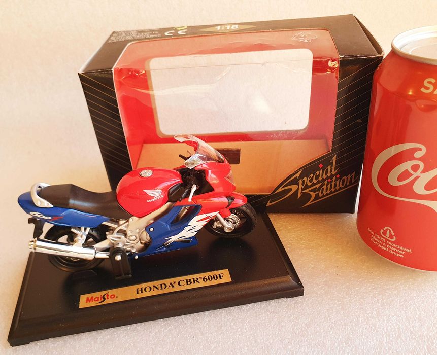 Antiga Miniatura 1/18 ~ "HONDA CBR 600F" ~ Special Edition ~ Maisto