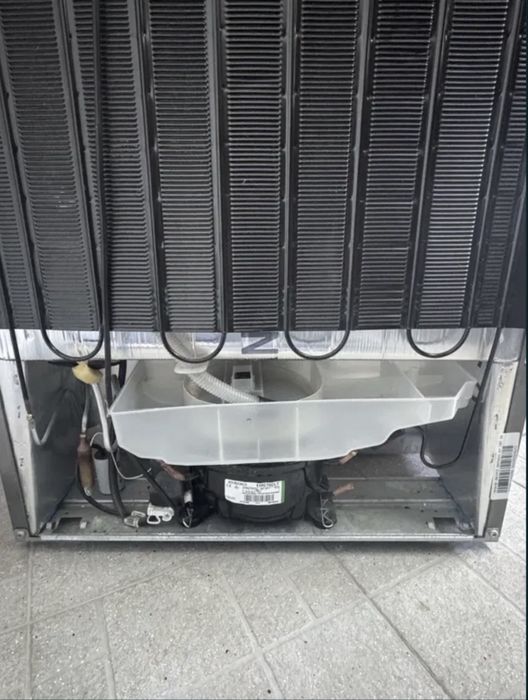 Frigorífico indesit - peças ou reparação