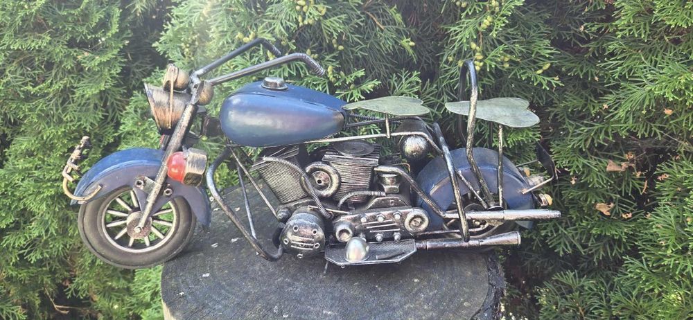 Metalowy motocykl