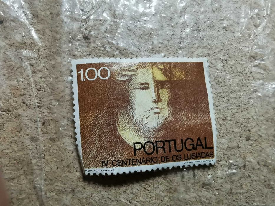 Conjunto de selos antigos de vários países