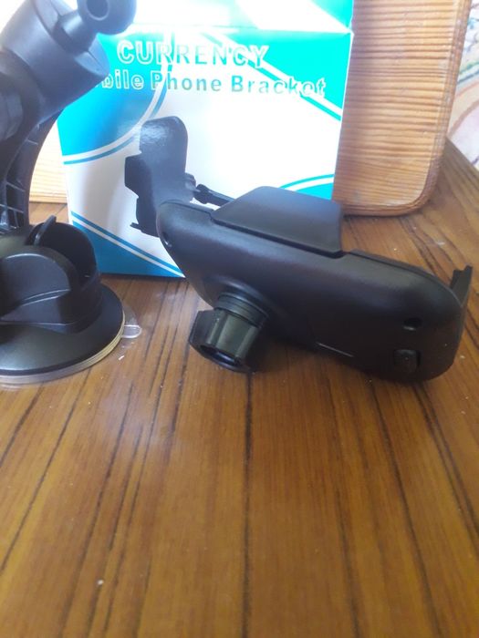 Кронштейн для смартфона в авто