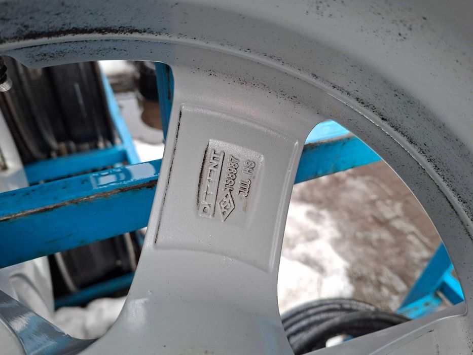 Диски Dezent 5/120 R17 8J ET30 Фольцваген Т5 БМВ .