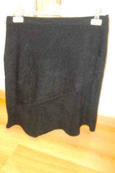 Saia Preta de Veludo