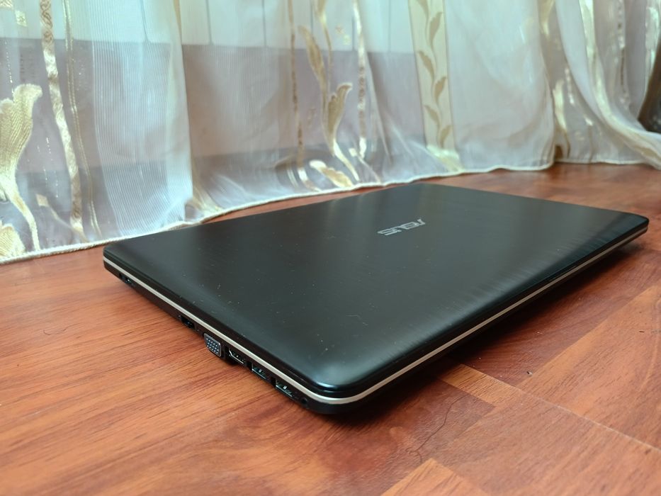 Сучасний Asus VivoBook Max2023 стан нового