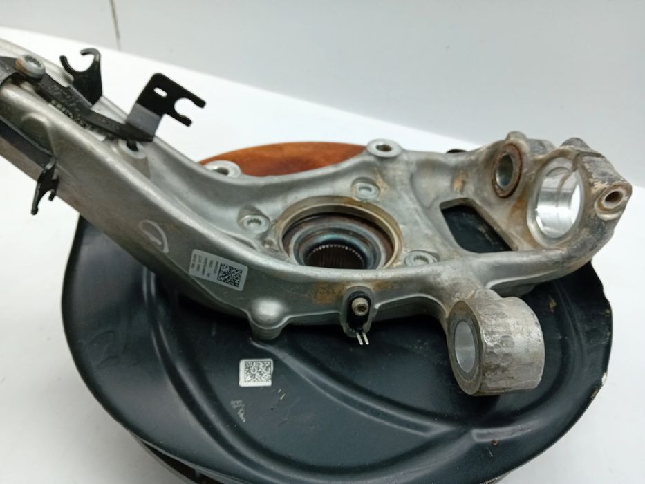 Manga de eixo frente direita AUDI Q8 (4MN)