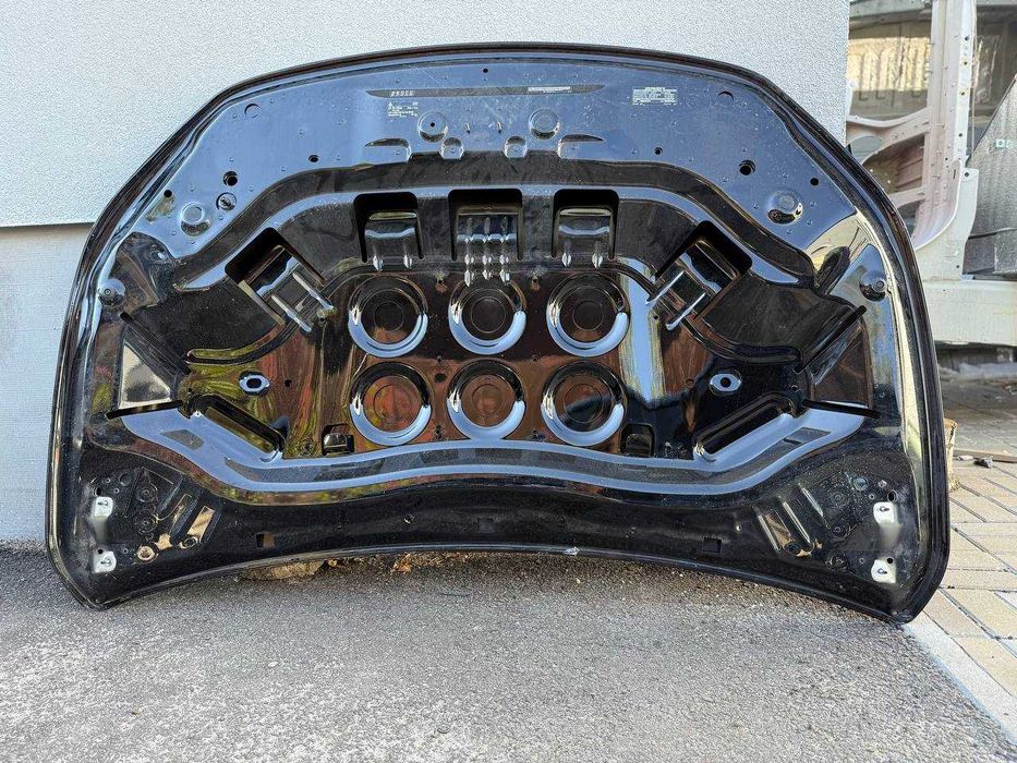 Запчастини на Mercedes Benz 2022 GLA 35 AMG Капот A0009890606