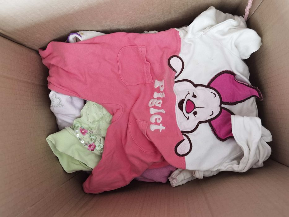 Cały karton r.56 dziewczynka