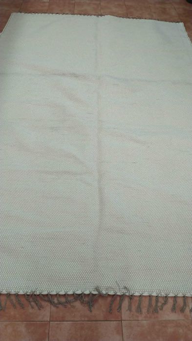 Tapete Grande em Algodão com Franjas (2 x 2.90m) – Novo!