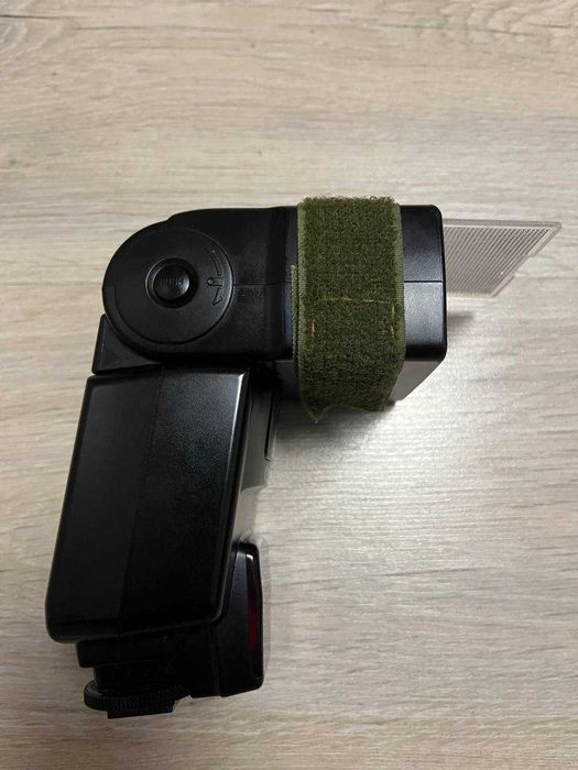 Cпалах Canon Speedlite 550EX