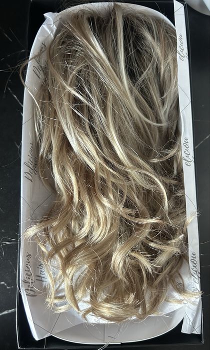 Nowa blond peruka Rokoko