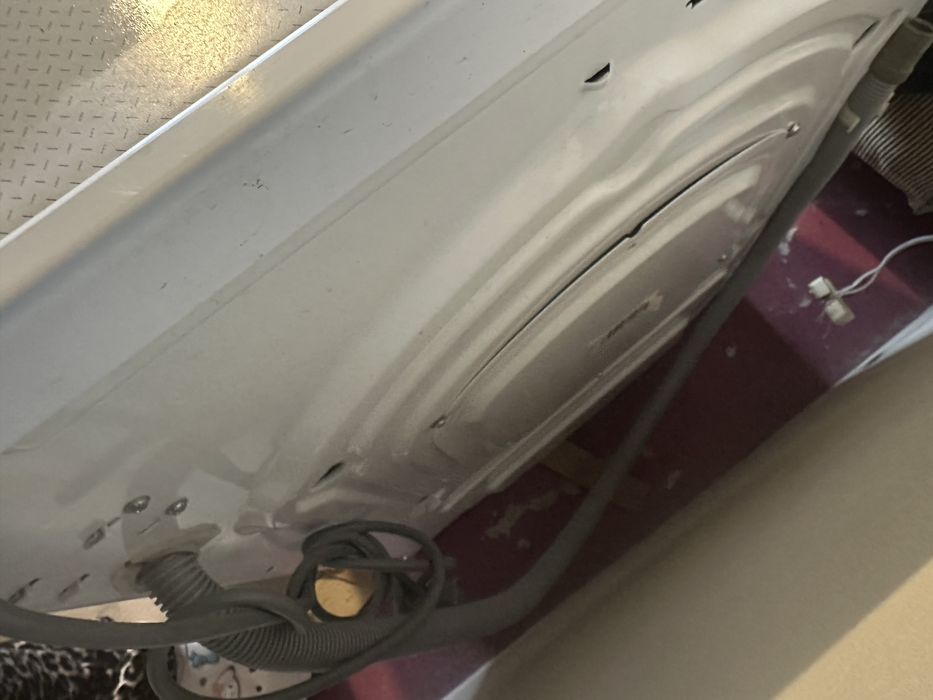 Пральна машина в робочому стані