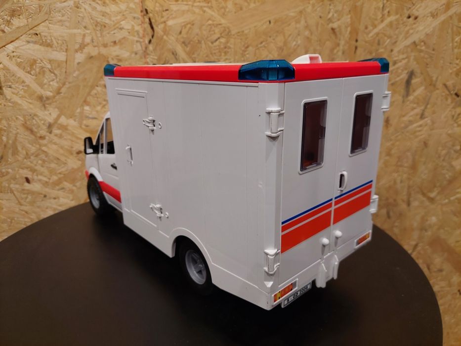 Bruder Ambulans Mercedes Sprinter Karetka