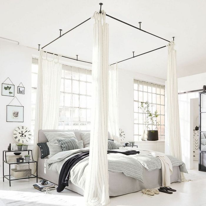 Новий балдахін для ліжка Loberon