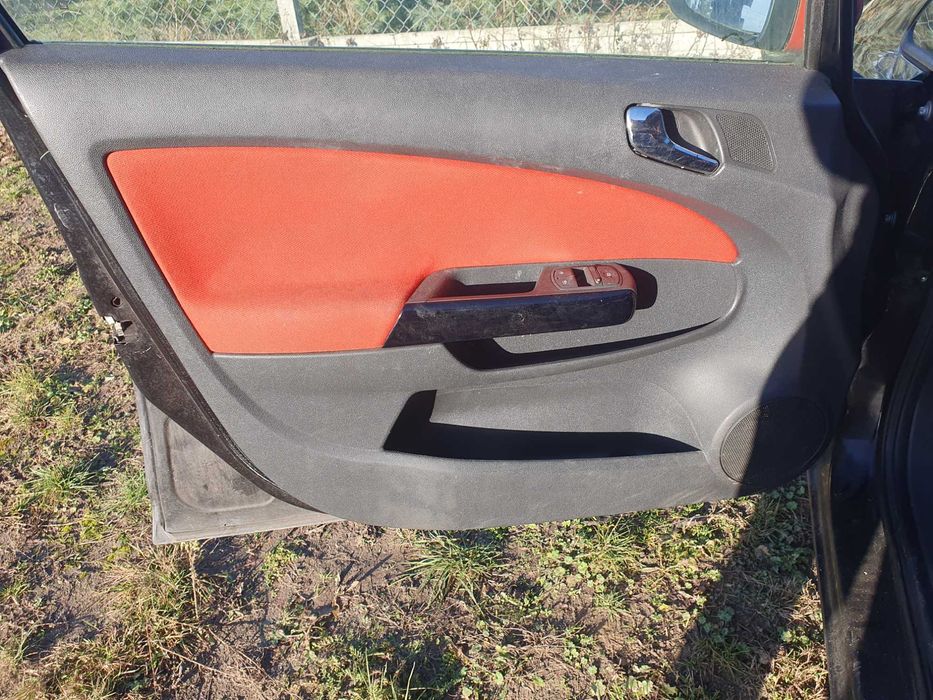 Boczki Opel Corsa D komplet 5 drzwi