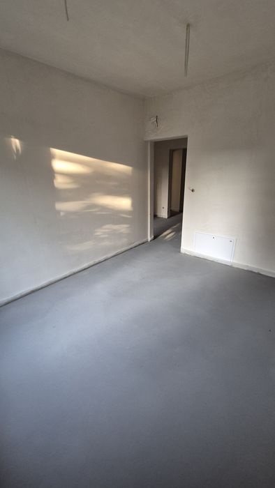 Lokal 130m  na I piętrze