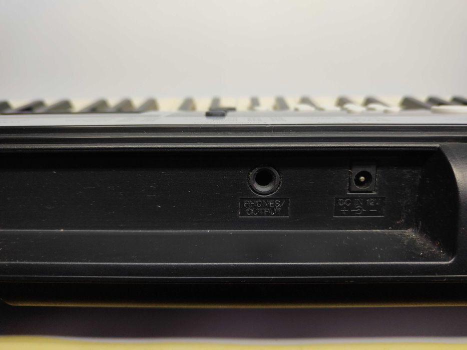 Keyboard YAMAHA YPT-210 uszkodzony