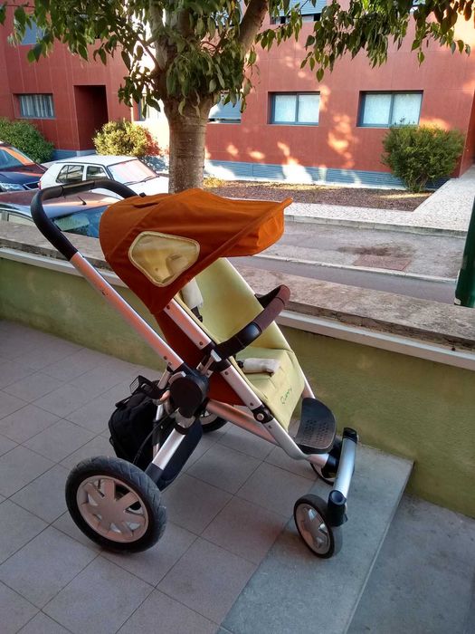 CARINHA para bebe QUINNY com acessórios.