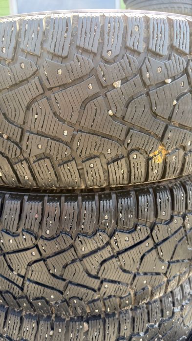 265/65/17 Pirelli Ice zero