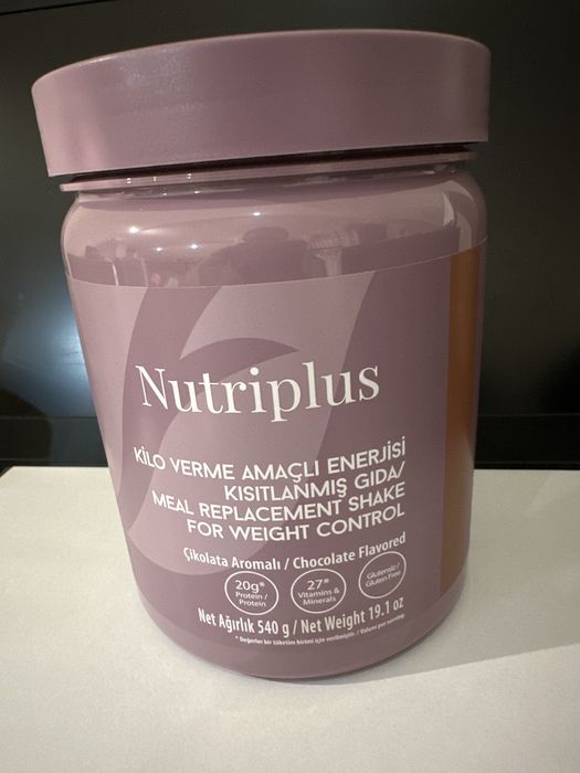 Posiłek zastępczy w formie szejka o smaku czekoladowym