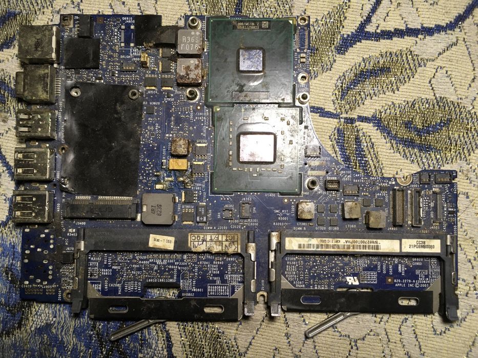 Материнська плата  Apple  MacBook A1181
