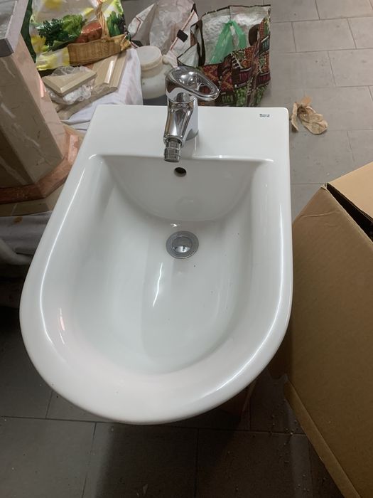 Bidé usado em bom estado com torneira marca roca