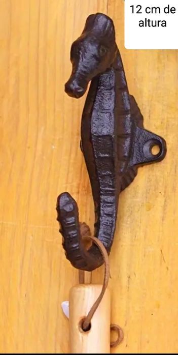 Gancho em Ferro Cavalo Marinho