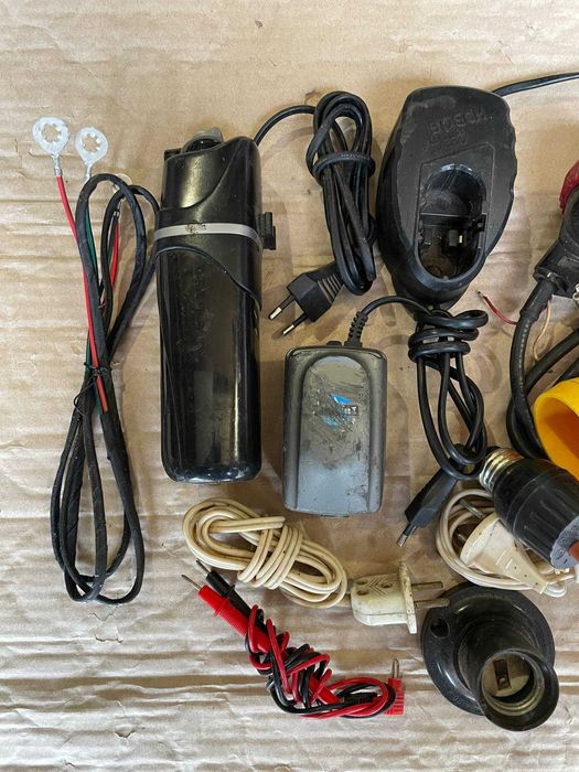 Лот різної техніки та дротів