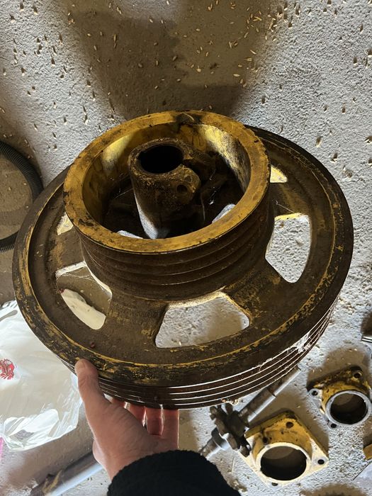 Запчастин на комбайн New Holland TX66-68