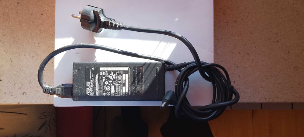 Asus Model ADP-90CD DB