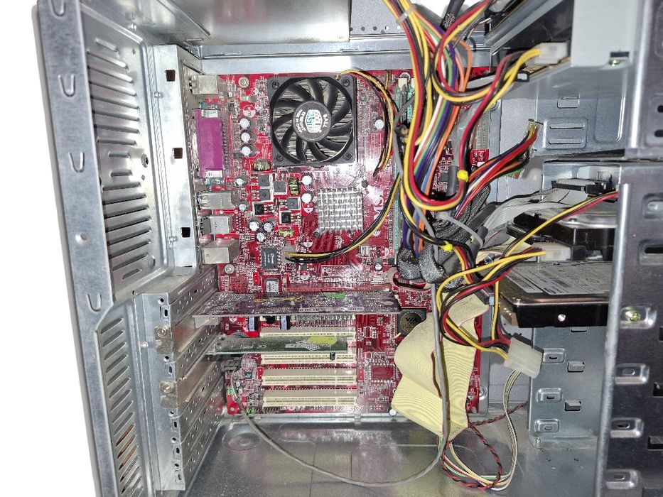 Sprzedam: komputer PC retro z AMD Athlon 2000+ XP
