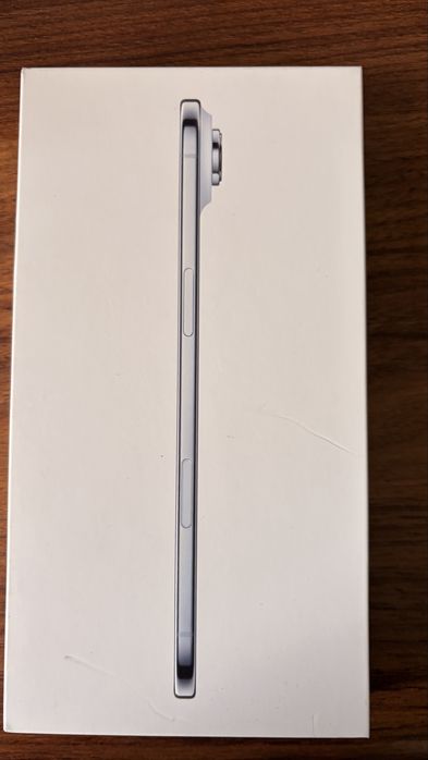 Iphone 17 air  bluesky