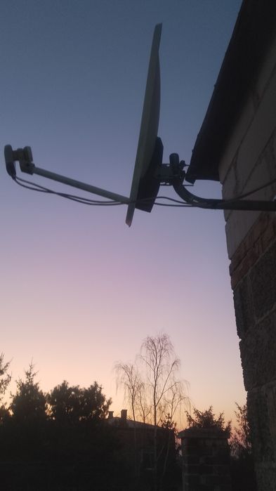 Antena satelitarna Duży talerz z konwerterem