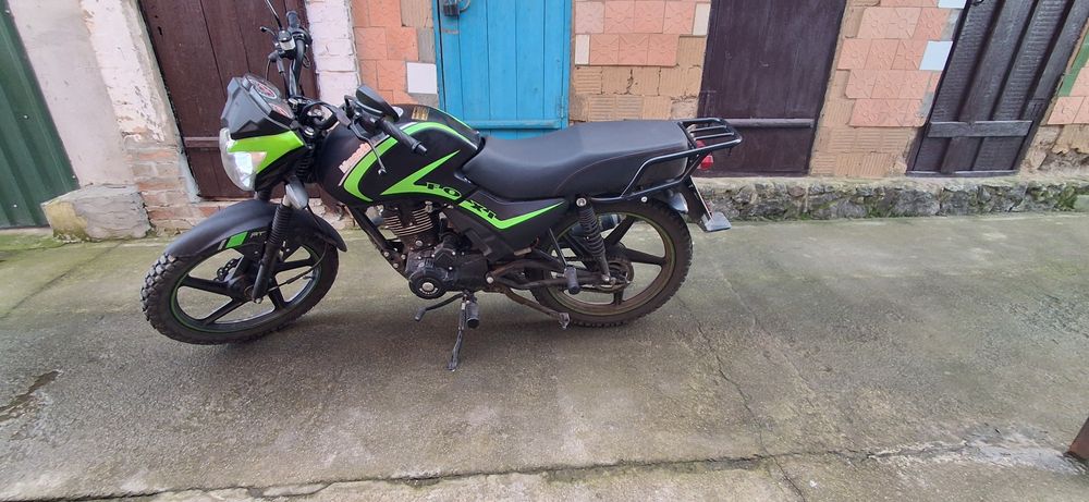 Продам Mustang foxi 150