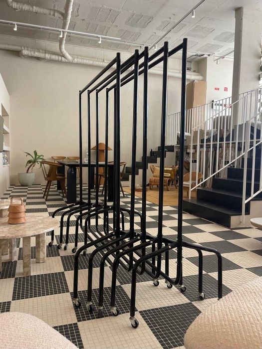 Suporte para cabides (5 unidades) c/ rodas - preto