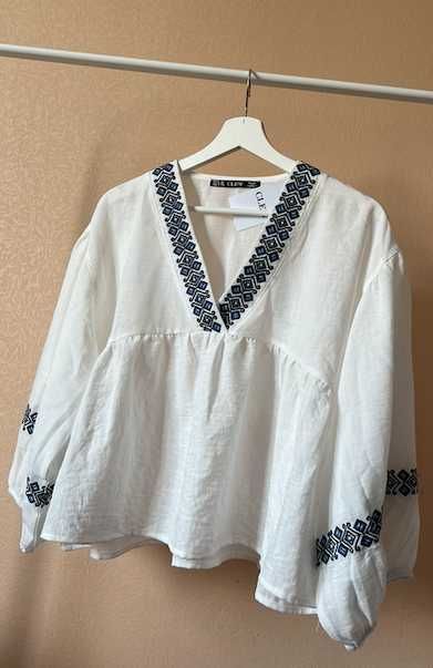 Жіноча вишиванка вільного крою