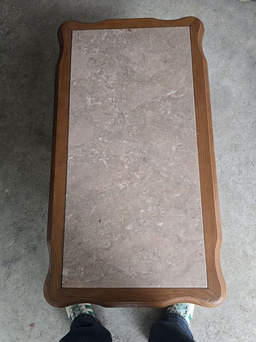 Mesa de Centro com Tampo em Mármore