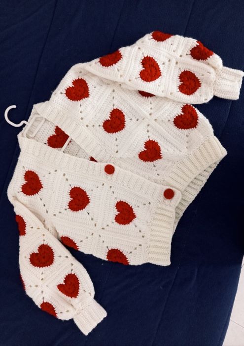 Casaco de crochet Love