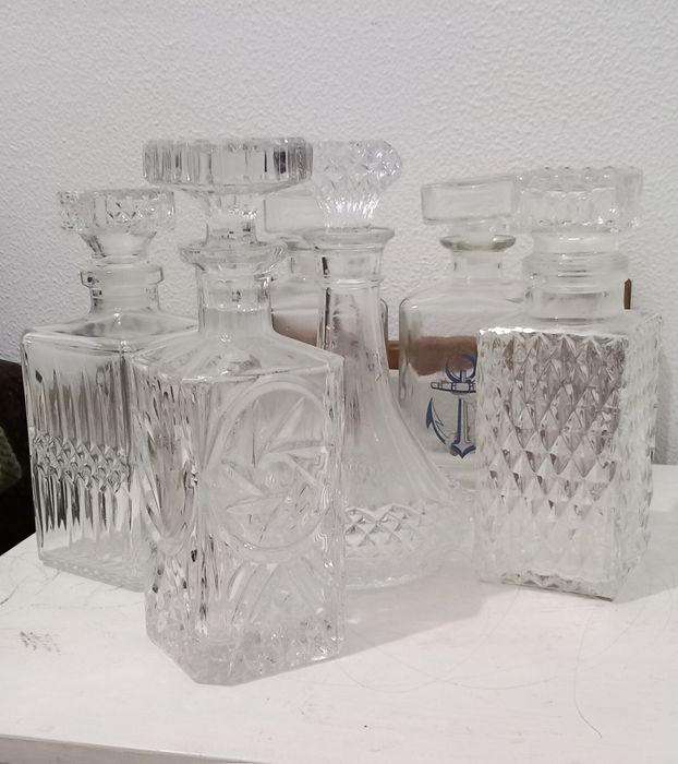 Garrafas de cristal de whisky