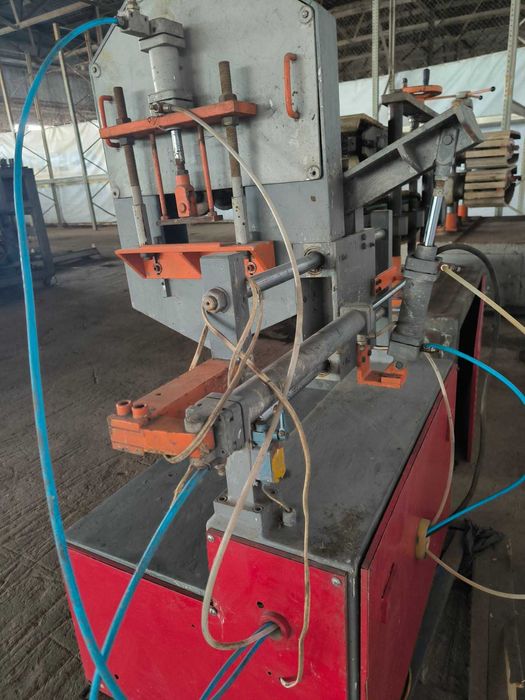 Відрізний  автоматичний пристрій для погонажних виробів