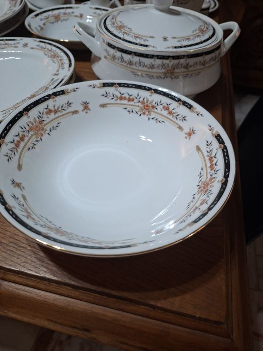 Conjunto de jantar e conjunto de café completo