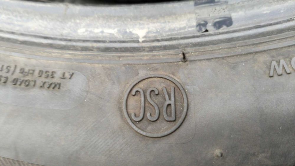 Bridgestone Blizzak LM001 225 55 R17 (Зима) шиномонтаж Дружківська 12