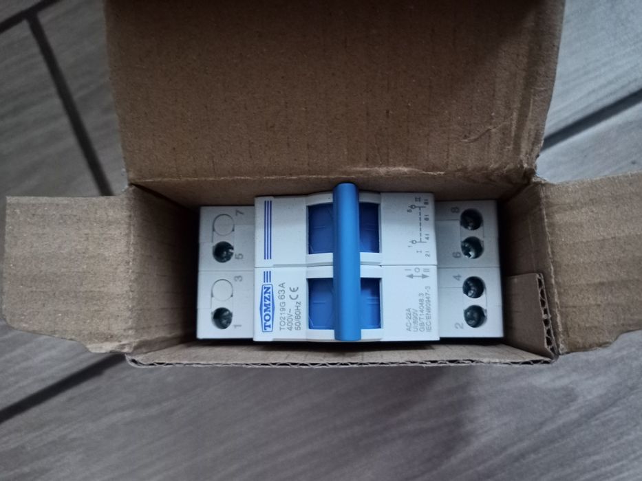 Реле напруги; Ручне перемикання АВР (Автомат вводу резерва)2-4 полюса