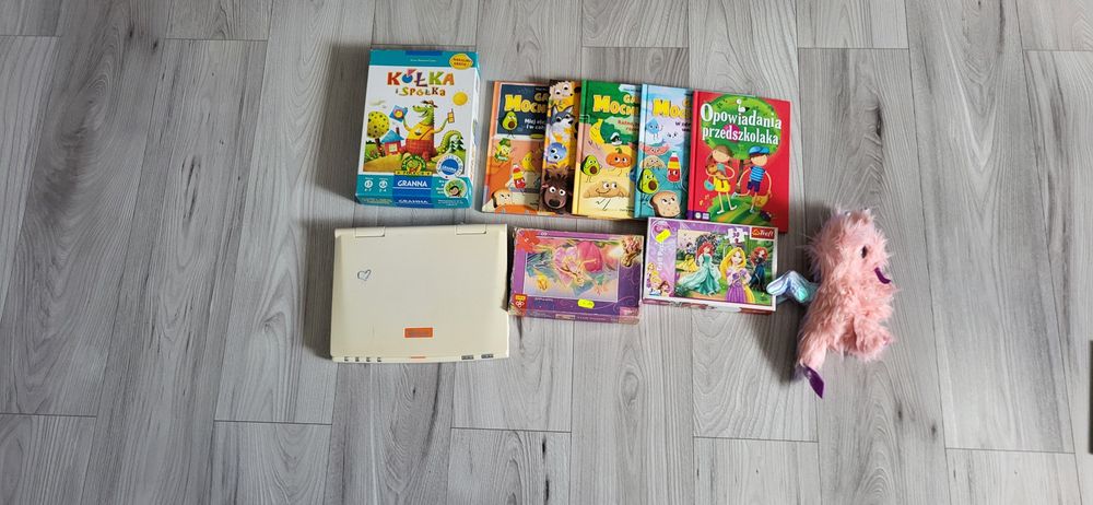 Zabawki,puzzle, książki