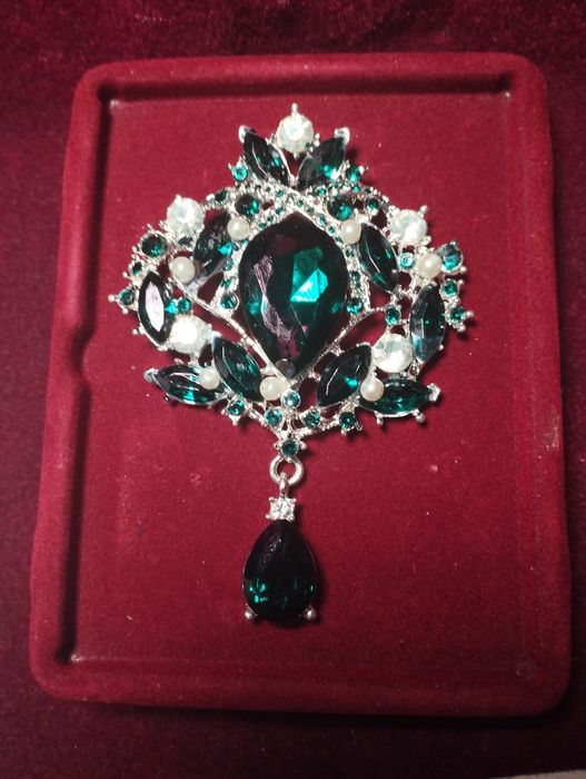 Дворцовая брошка "Анжелика"- символ Успеха, США