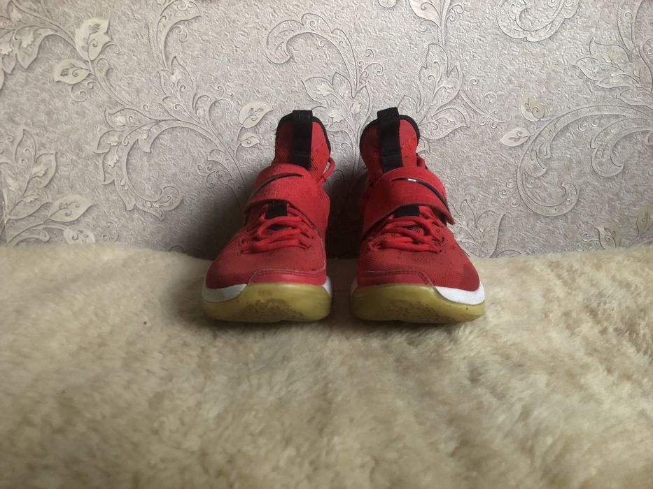 Оригінал! Кросівки Nike Lebron баскетбол волейбол 41 40,5 40 41 26 25