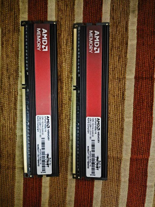 Робочий комп’ютер у хорошому стані.