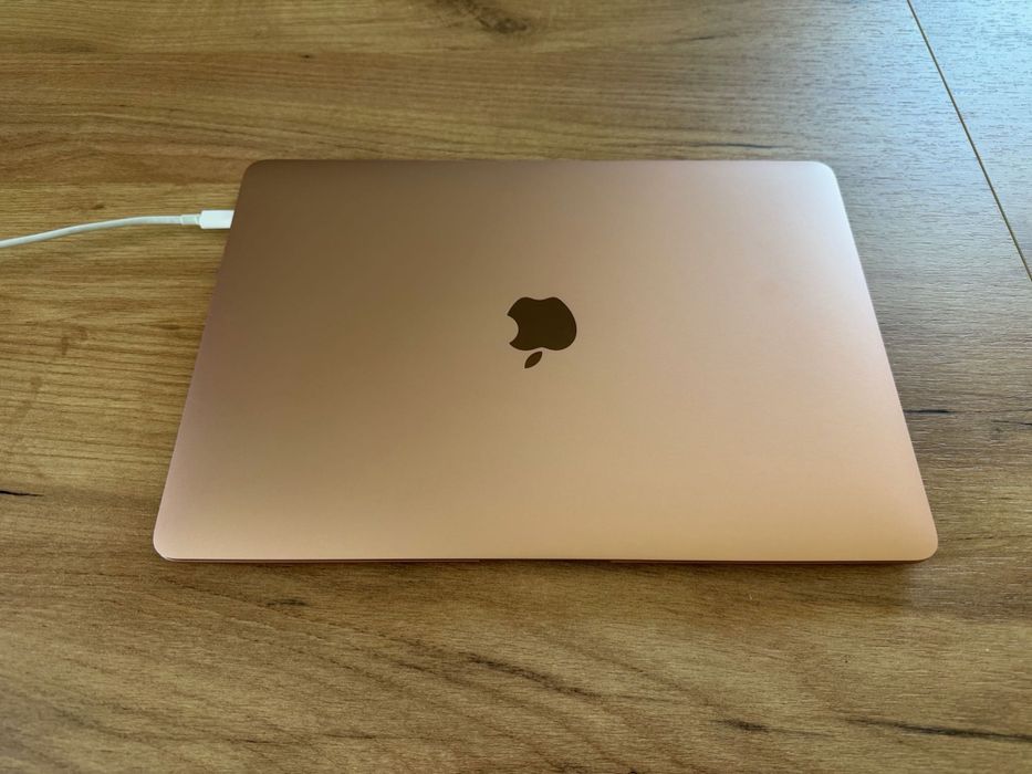 MacBook Air 2018 złoty róż - stan jak nowy