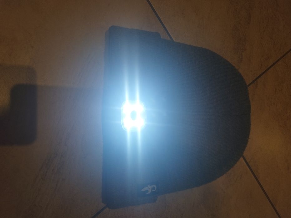 Czapka z latarka ledowa szara