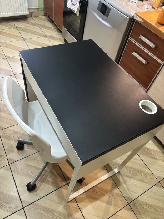 Biurko i krzeslo Ikea