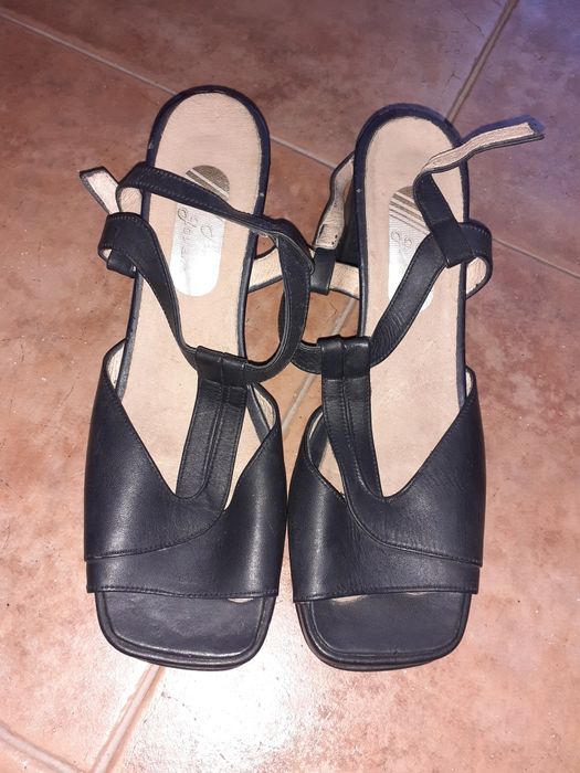Sandalias em pele   n 40